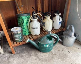 Pump sprayers watering cans