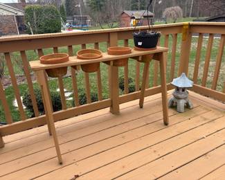 Pot with plant stand