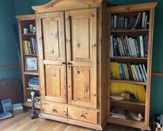 Entertainment center