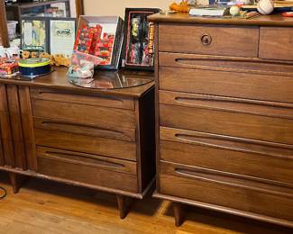 Mid-century modern bedroom set