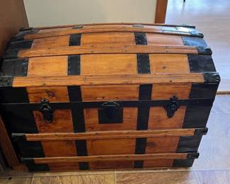 Antique dome top trunk