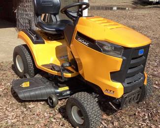 Cub Cadet XT1 LT 42" cut riding lawnmower