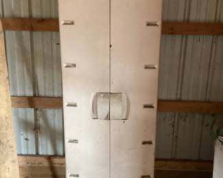 Rubbermaid storage unit