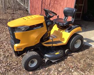 Cub Cadet XT1 LT 42" cut riding lawnmower