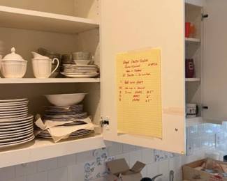 33 pcs. Royal Doulton English Renaissance. Made in England. 