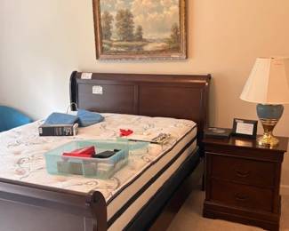 Queen bedroom furniture.  5 piece.  Bed, side table, dresser w/ mirror and chest of drawers