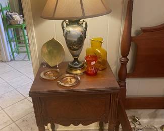 1920’s Singer sewing machine with walnut cabinet
