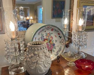 Welcome to this stunning estate with these beautiful banquet lamps and late nineteenth century Chinese pottery vase