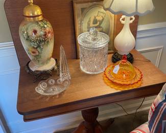 Federal mahogany card table with vintage Aladdin lamp
