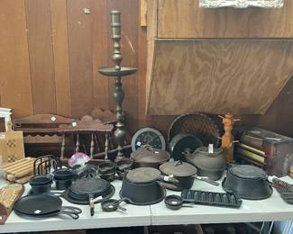 Collection of vintage cast iron cookware 