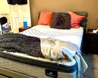 Full Bed with Slide-Out Drawers