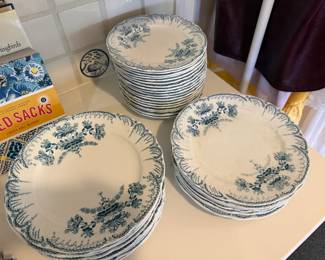 St. Amand et Hamage, ‘Regency’ plates