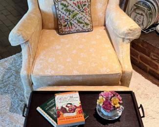 Cozy chair and ottoman