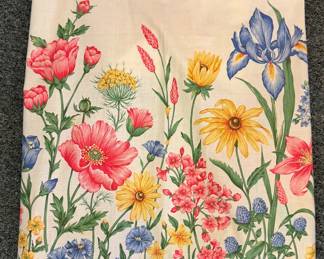 Pretty spring flower apron