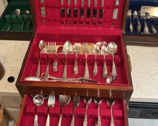 Flatware set in box