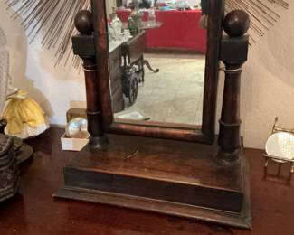 Antique dresser, top mirror