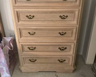 Vintage five drawer dresser