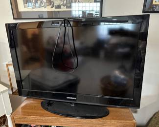 Samsung flatscreen TV