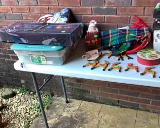 A few if the Christmas items outside.