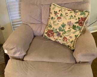 Close up of lift chair.