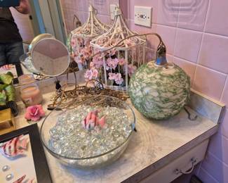 That hanging lamp is to die for! ...and yes it works!