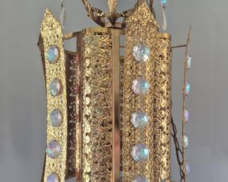 Stunning, working, hanging lamp.