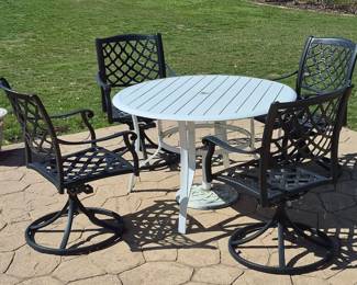 Swivel and rocking lawnchairs.