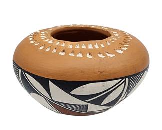 Lot 449: Elizabeth Olguin Isleta Pueblo Polychrome Pottery Jar
