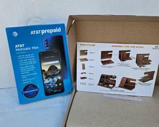 NIB AT&T Motivate Max 32GB Smartphone + Teslyar Wood Docking Station Organizer