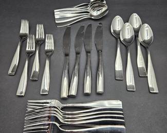  18/10 Stainless Flatware Set Mixed Lot Modern Heavy Weight Spoons Forks Knives