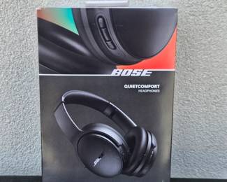 Bose QuietComfort Noise Cancelling Headphones Black Wireless Sealed NIB