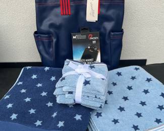 - Star Patterned Blue Bath Towel Set + Navy Blue and Red Tote Bag