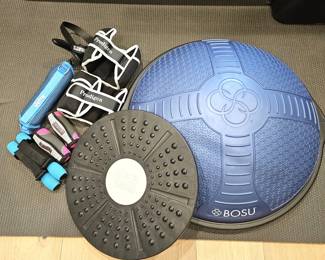 BOSU Balance Trainer Ball w/ Everlast Board, Rings, Ankle & Wrist Weights Set