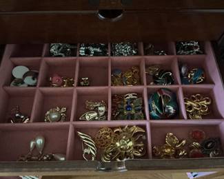 Earrings, broaches