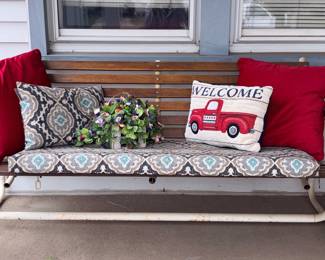 Glider Rocker w/Cushions!