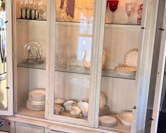 Stanley Furniture Shabby Chic Dining Set China Cabinet!