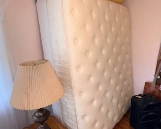 Queen Mattress, Boxsprings & Pad!