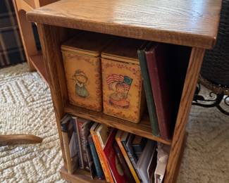 Oak turn table bookshelf 