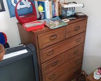 Matching Chest of Drawers