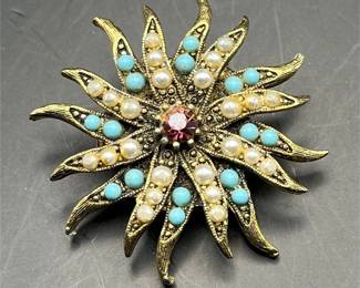 Straburst brooch