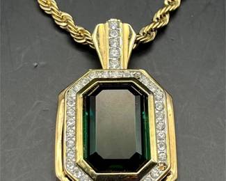 Pendant necklace