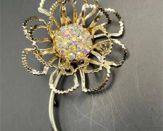 Sarah Cov AB brooch
