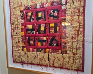 Decorative quilt wall hanging 27" square