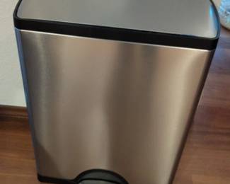 Large 2-compartment trash can
