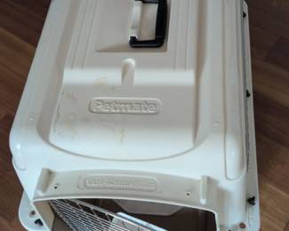 Pet carrier for airline travel