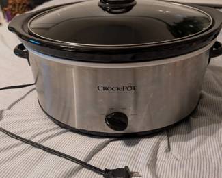 Slow cooker