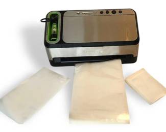 Food Saver Vacuum Sealer 2 w Bags