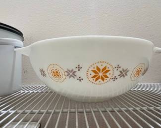Pyrex "Town & Country" Mixing Bowl