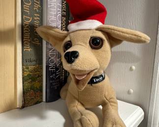 Taco Bell Chihuahua "Feliz Navidad" Plush with Santa Hat
