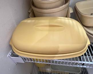 Tupperware Servalier Oval Casserole Dish with Lid
